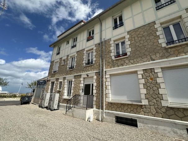A vendre APPARTEMENT T3 46 M2 VUE MER LANGRUNE SUR MER