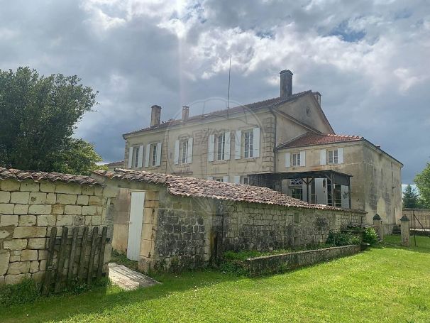 A vendre MAISON  DE MAîTRE  TESSON