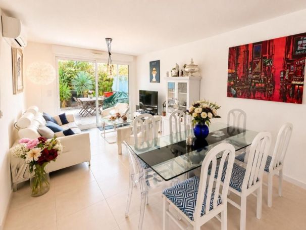 A louer APPARTEMENT T3 80 M2 TERRASSE BORD DE MER COGOLIN