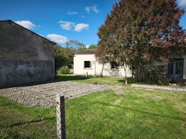 A louer MAISON  DE MAîTRE  CEZAC