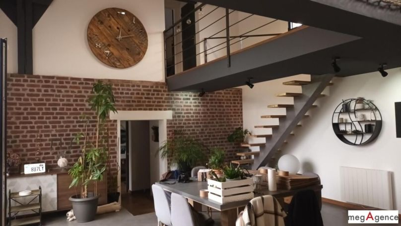 A louer LOFT  3 PIECES 158 M2  DOUDELAINVILLE
