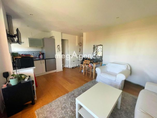 A louer APPARTEMENT T2 29 M2 TERRASSE BORD DE MER FREJUS