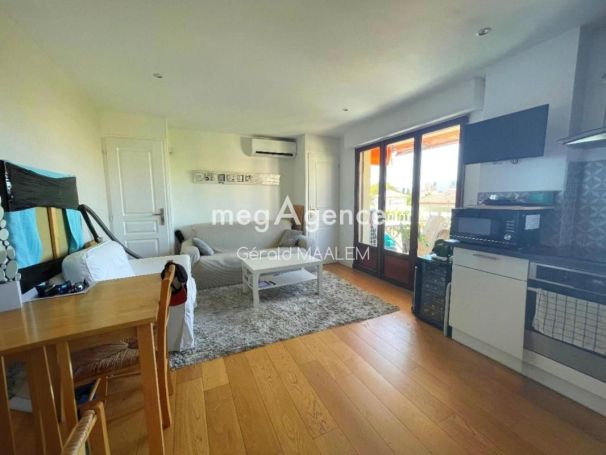 A louer APPARTEMENT T2 29 M2 TERRASSE BORD DE MER FREJUS