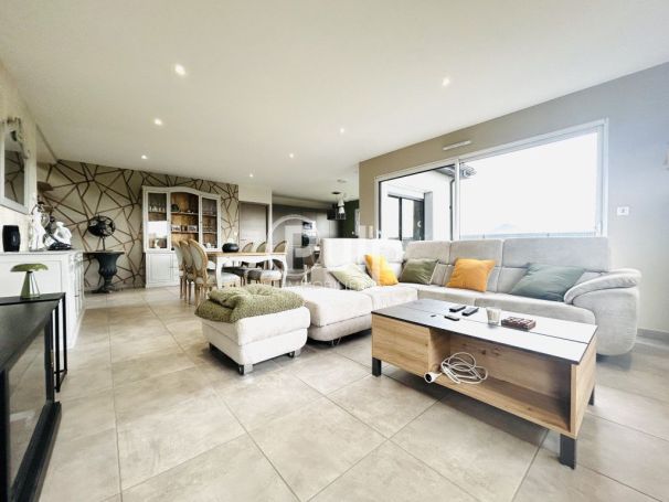 A louer MAISON CONTEMPORAINE ANNAY