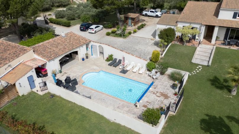 A louer MAISON  180 M2  LA FARE LES OLIVIERS