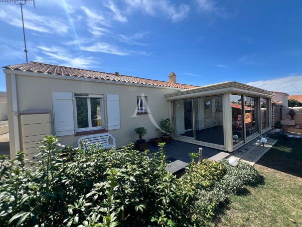 A vendre MAISON  4 PIECES 74 M2 BORD DE MER LONGEVILLE SUR MER