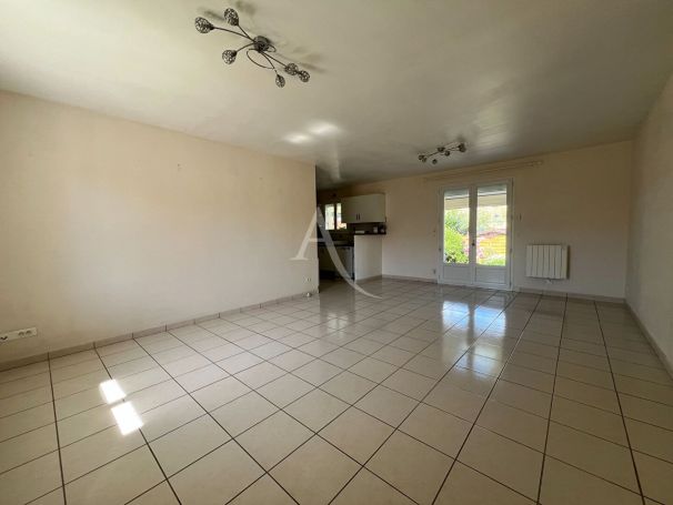 A vendre MAISON  4 PIECES 74 M2 BORD DE MER LONGEVILLE SUR MER