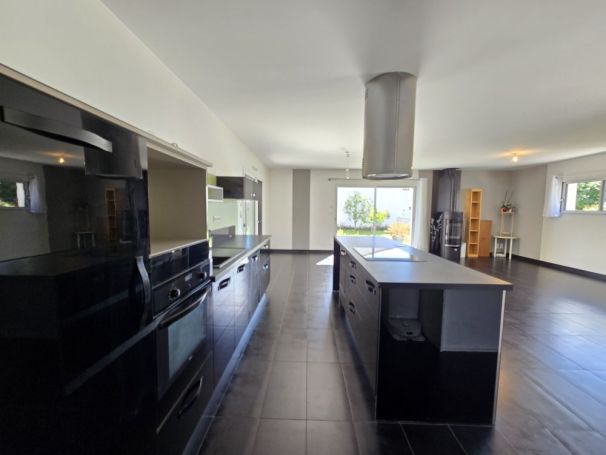 A vendre MAISON 5 PIECES 101 M2 BORD DE MER SAINT JEAN DE MONTS