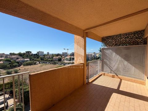 A louer STUDIO 27 M2 TERRASSE BORD DE MER CAGNES SUR MER