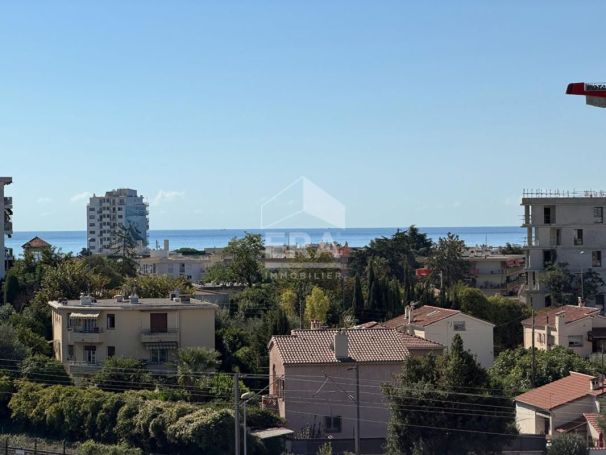 A louer STUDIO  27 M2 TERRASSE BORD DE MER CAGNES SUR MER
