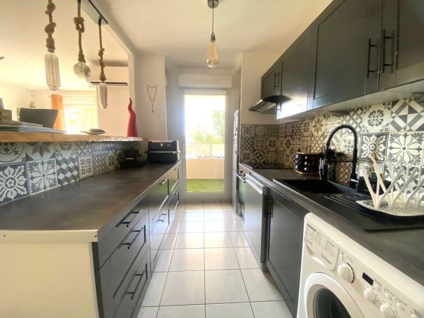 A louer APPARTEMENT T3 58 M2 TERRASSE  MARSEILLE 13EME