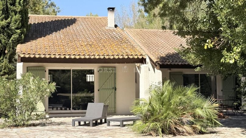 A vendre MAISON 5 PIECES 140 M2 BORD DE MER POUSSAN