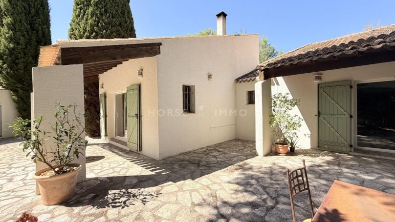 A vendre MAISON 5 PIECES 140 M2 BORD DE MER POUSSAN