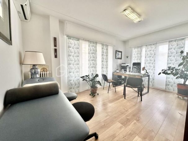 A louer APPARTEMENT T3 65 M2 BORD DE MER NICE