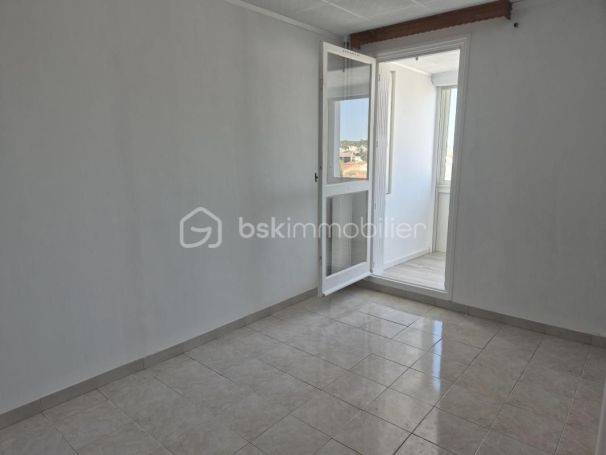 A louer APPARTEMENT T4 68 M2  NIMES