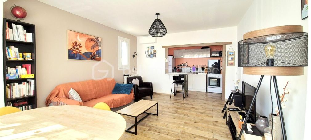 A louer APPARTEMENT T2 45 M2 BORD DE MER HYERES