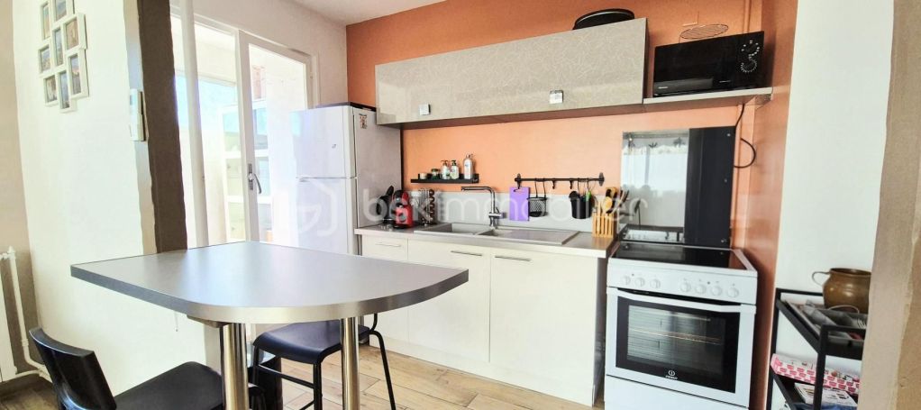 A louer APPARTEMENT T2 45 M2 BORD DE MER HYERES