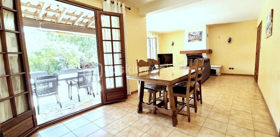 A vendre MAISON  4 PIECES 100 M2 PLAGE à PIED BORMES LES MIMOSAS