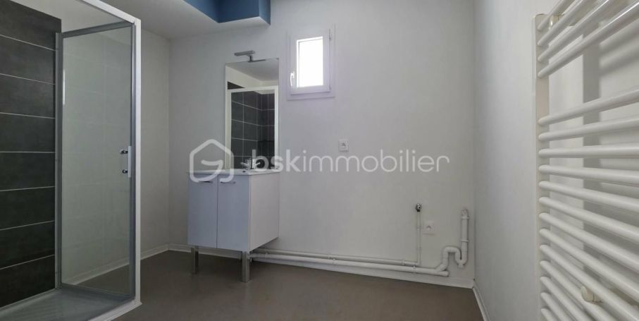 A louer APPARTEMENT T3 60 M2  AMIENS