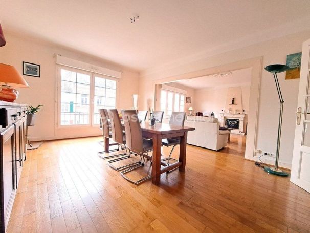 A louer APPARTEMENT T4 146 M2  ABBEVILLE