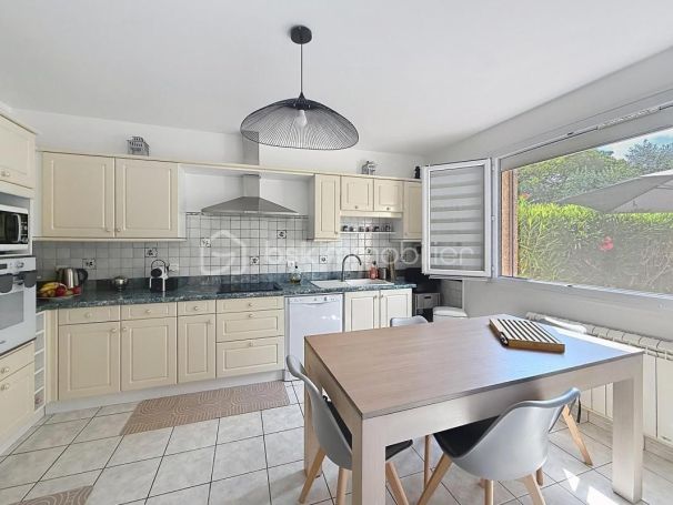 A louer MAISON  6 PIECES 133 M2  FLORENSAC