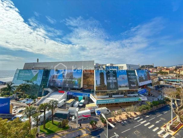A louer APPARTEMENT NEUF T2 49 M2 TERRASSE VUE MER CANNES