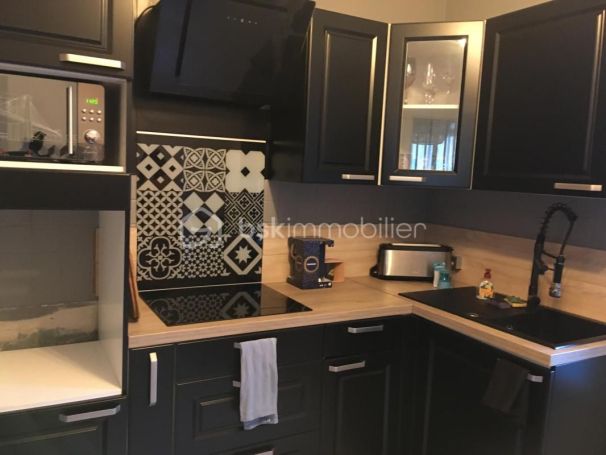 A louer APPARTEMENT T3 65 M2  NIMES