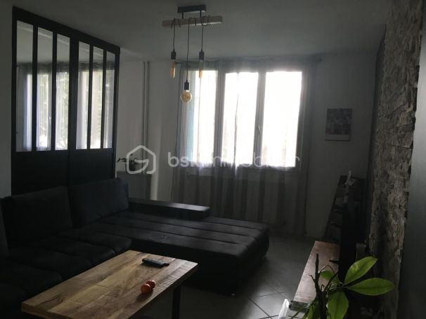 A louer APPARTEMENT T3 65 M2  NIMES