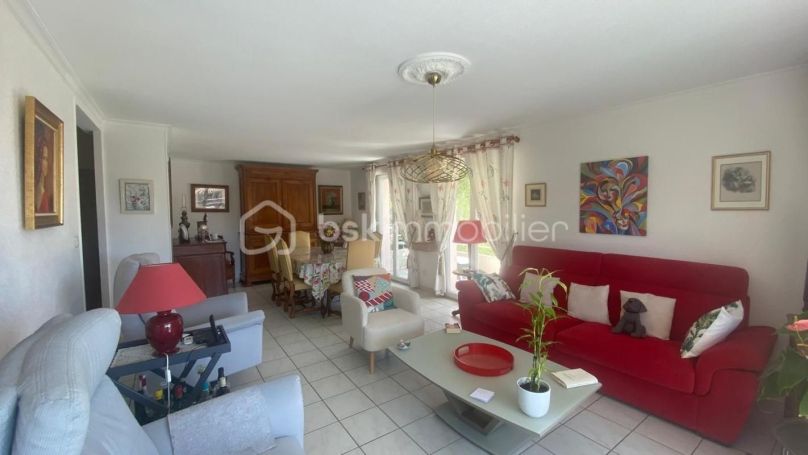 A louer APPARTEMENT DE PRESTIGE T4 76 M2 TERRASSE BORD DE MER FREJUS