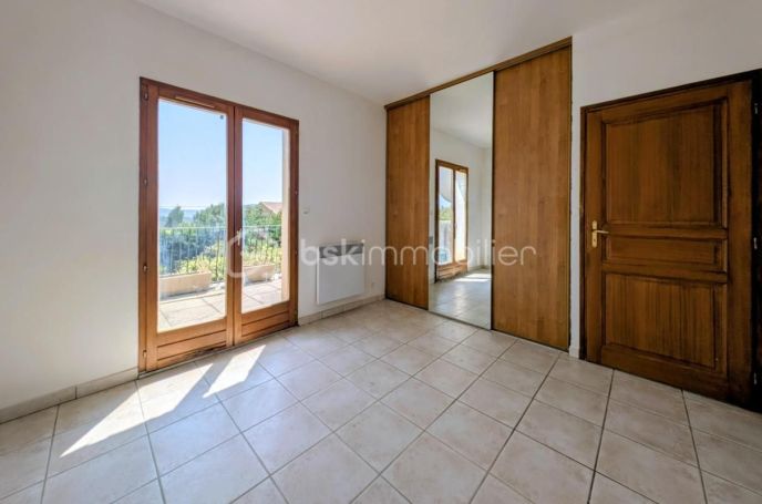 A louer MAISON  5 PIECES 165 M2  SAINT JEAN DE LA BLAQUIERE