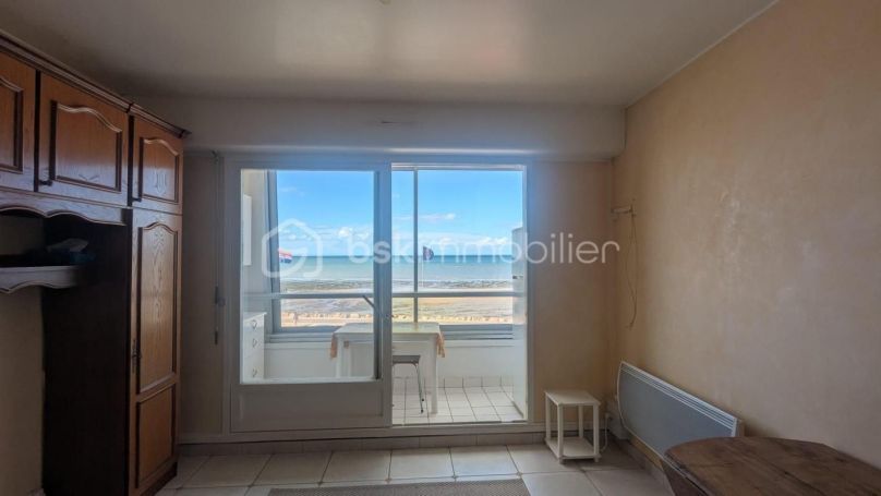 A louer STUDIO  18 M2 VUE MER COURSEULLES SUR MER