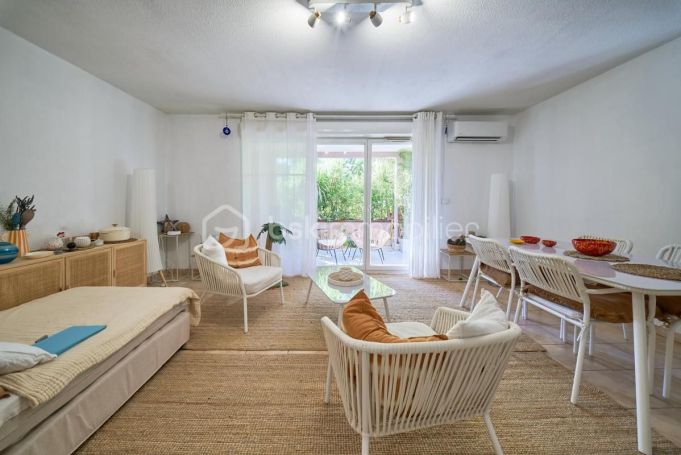 A louer APPARTEMENT T3 63 M2 TERRASSE BORD DE MER SAINT CYR SUR MER