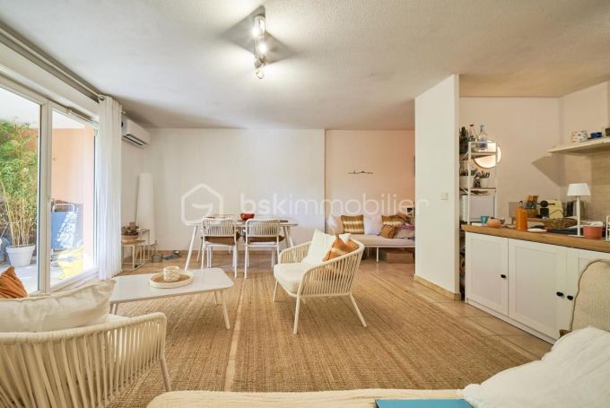 A louer APPARTEMENT T3 63 M2 TERRASSE BORD DE MER SAINT CYR SUR MER