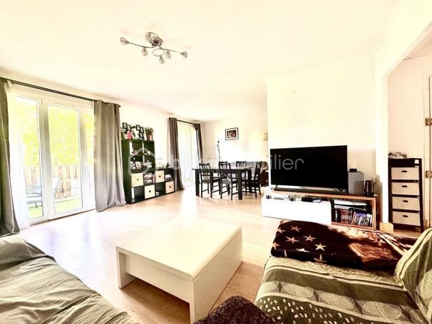 A louer APPARTEMENT T4 81 M2 TERRASSE  BRIGNOLES