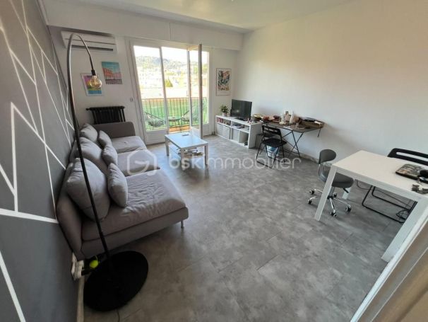 A louer APPARTEMENT T2 50 M2 BORD DE MER NICE