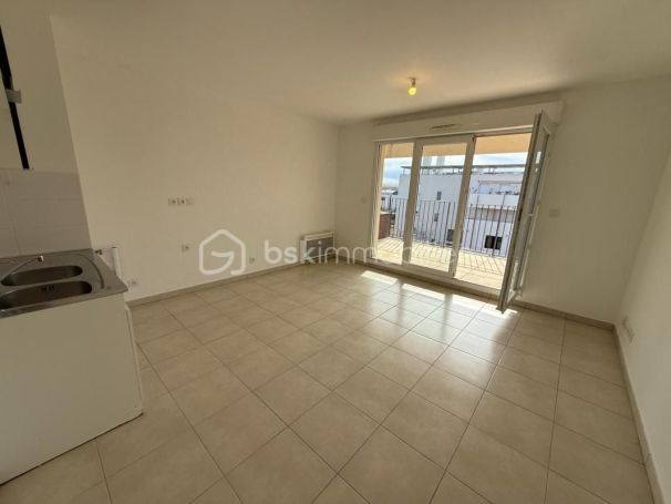 A louer APPARTEMENT T2 40 M2 TERRASSE BORD DE MER SETE