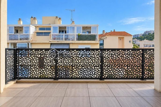A vendre APPARTEMENT T2 44 M2 TERRASSE BORD DE MER SAINT LAURENT DU VAR