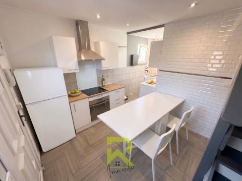 A louer APPARTEMENT DUPLEX T3 48 M2 PIEDS DANS L'EAU AGDE