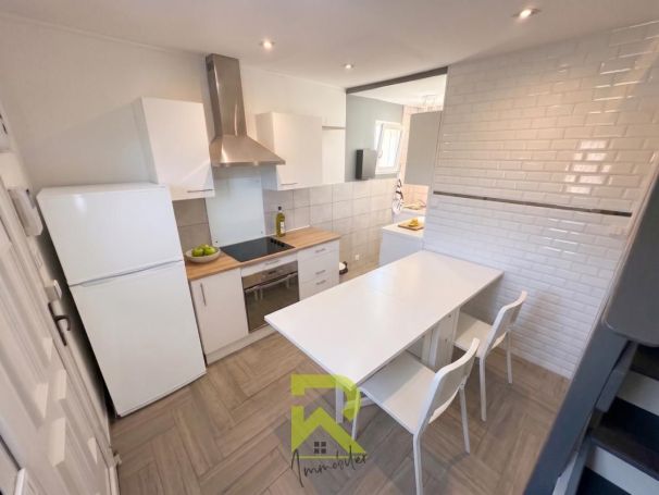 A louer APPARTEMENT DUPLEX T3 48 M2 PIEDS DANS L'EAU AGDE