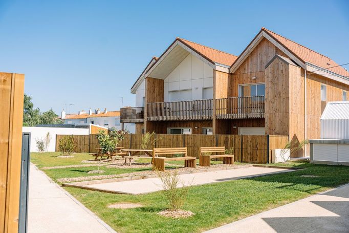 A louer APPARTEMENT T3 79 M2 BORD DE MER LES SABLES D OLONNE