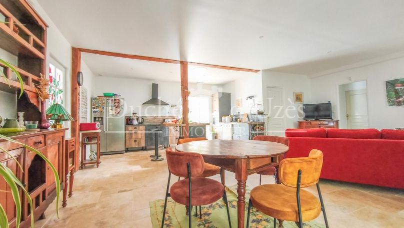 A vendre MAISON  4 PIECES 124 M2  UZES