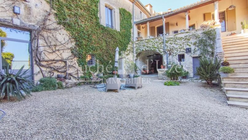 A louer MAISON  DE MAîTRE  UZES