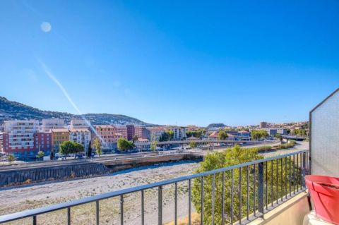 A louer APPARTEMENT NEUF T2 50 M2 TERRASSE BORD DE MER NICE