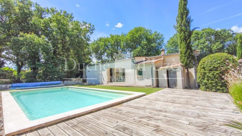 A vendre MAISON  4 PIECES 124 M2  UZES