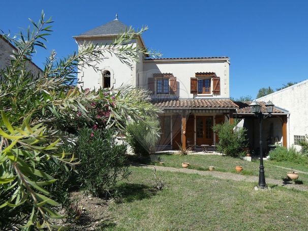 A vendre GîTE  BUSSAC SUR CHARENTE