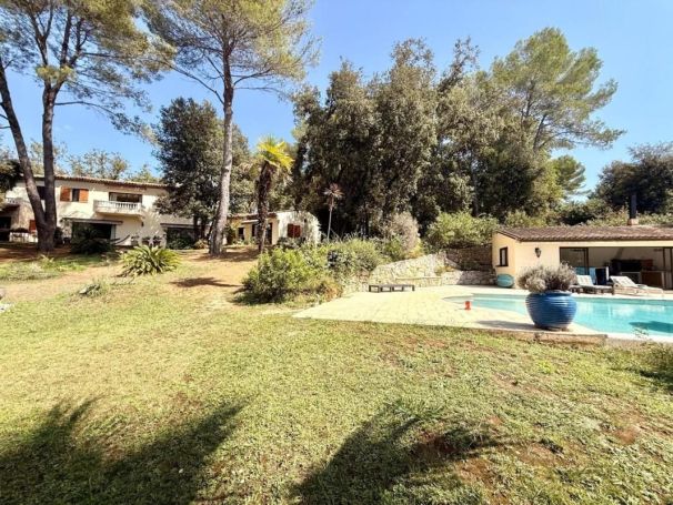 A vendre MAISON  7 PIECES 404 M2  SAINT PAUL DE VENCE