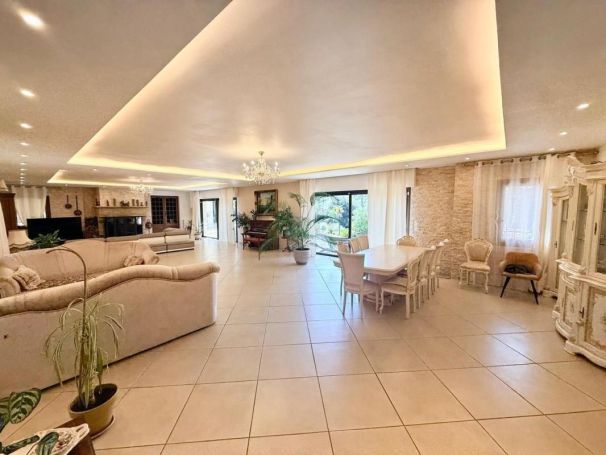A vendre MAISON  7 PIECES 404 M2  SAINT PAUL DE VENCE
