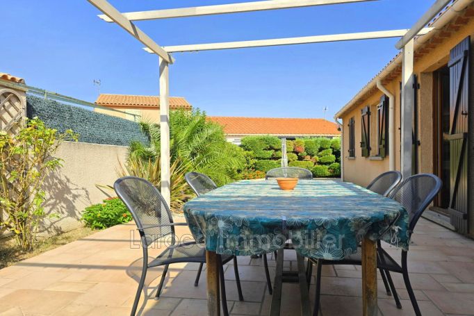 A louer MAISON  4 PIECES 94 M2  SAINT GENIS DES FONTAINES Village