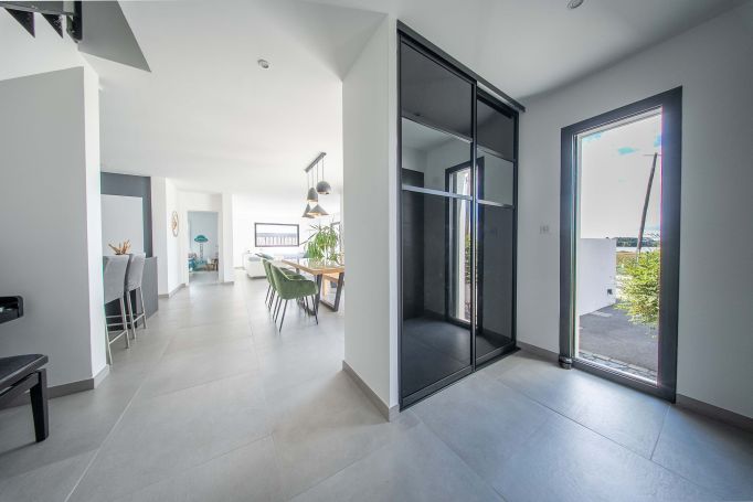 A vendre Villa contemporaine 6 PIECES 163 M&sup2; vue mer  PLAGE A PIEDS LORIENT