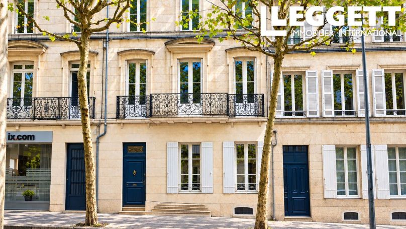 A louer MAISON  DE MAîTRE  SAINTES